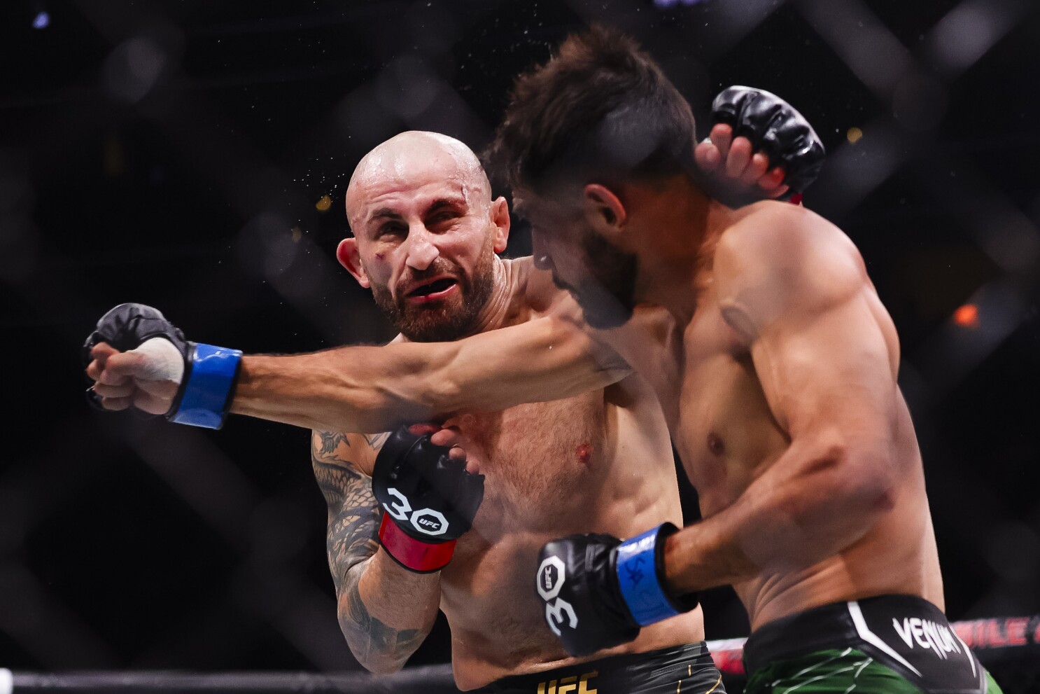 After 2 losses champ Alexander Volkanovski fights to stay on top